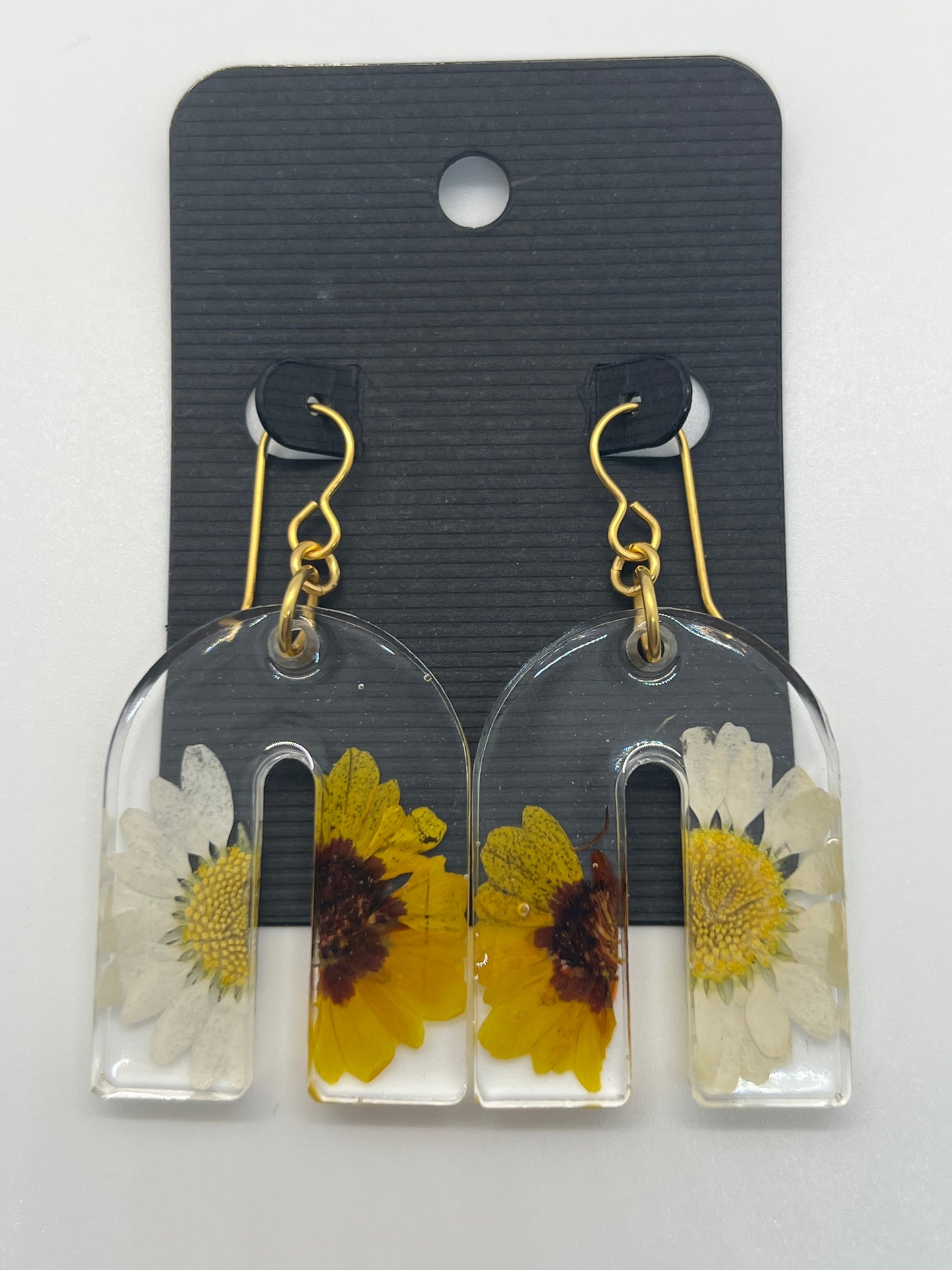 Daisy arch earrings