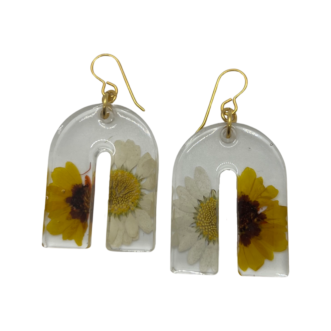 Daisy arch earrings